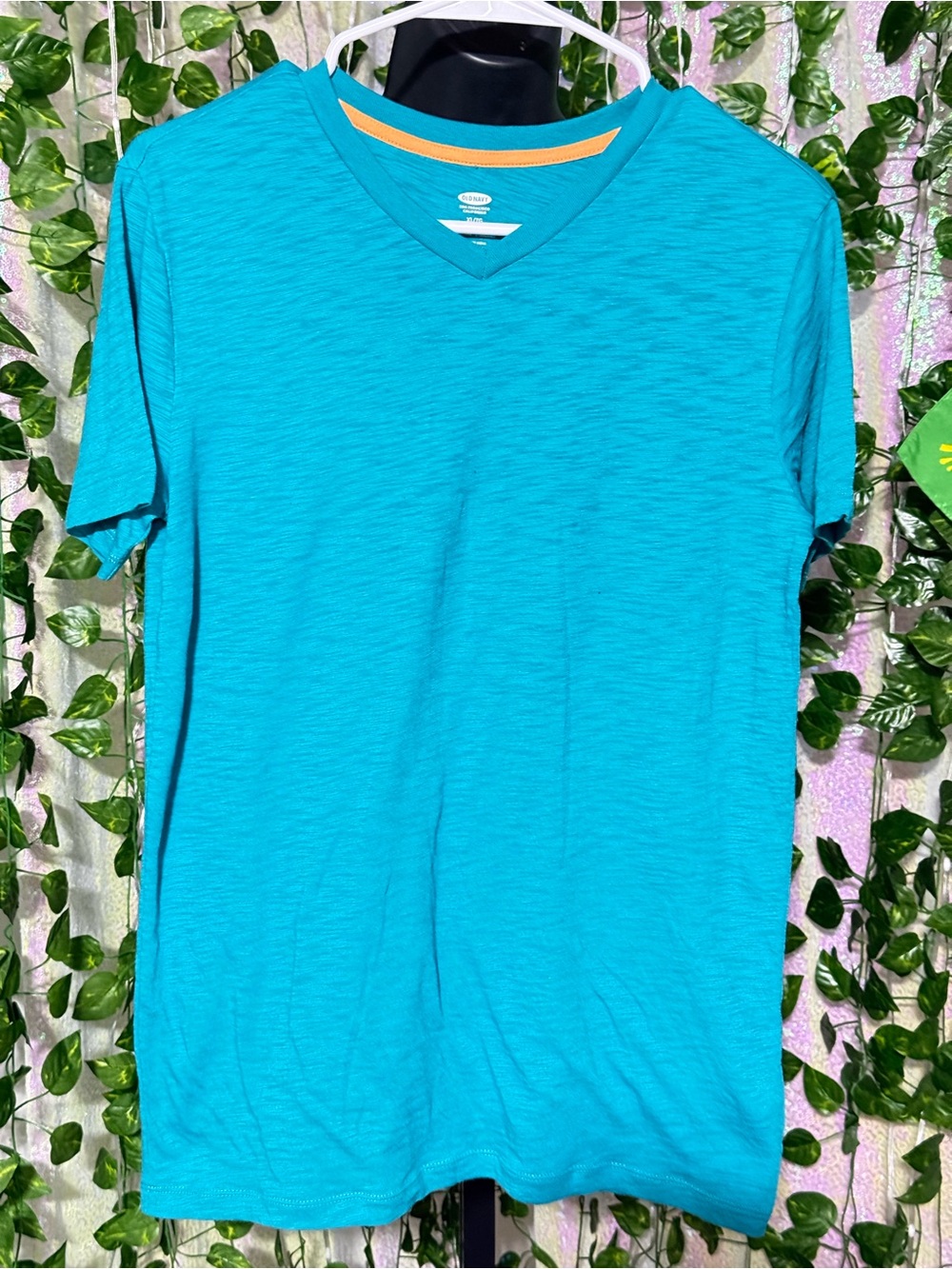 Old Navy Men's Short Sleeve V-Neck Tee in Teal size XL